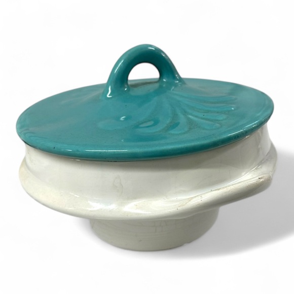 Vintage California Pottery Covered Casserole Dish #247 White & Turquoise - Picture 6 of 10